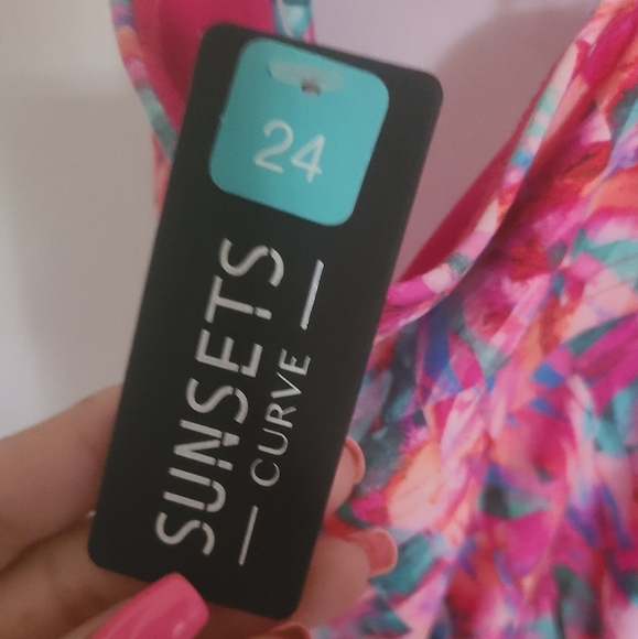 Ladies plus size swimsuit - Picture 3 of 4